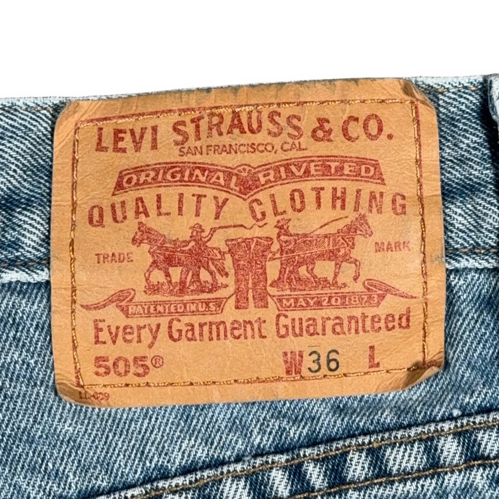 Vintage Levis Jean Shorts Mens 34 Blue Light Wash Denim 505 Regular Fit Y2K